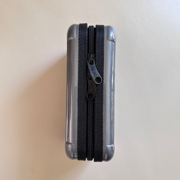 Rimowa Cosmetic Case - Picture 7 of 7